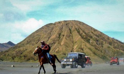 Java Adventures: Exploring Volcanoes and Beyond with Java Paradise Tour